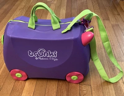 Trunki 骑行儿童行李箱拖长幼儿行李箱随身包钥匙带 — 第 1/4 张图片