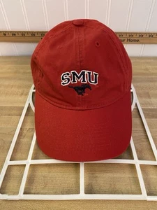 Cappello/Berretto rosso usato SMU Mustang di Legacy regolabile. - Foto 1 di 11