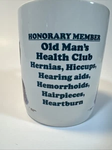 Leanin' Tree 12 Unzen Kaffeebecher Ehrenmitglied Old Man’s Symptoms Club - Bild 1 von 5
