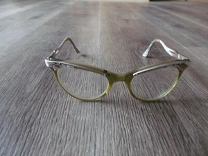 COLLECTIBLE U.O.C. LIGHT GREEN CATEYE EYEGLASSES FRAMES - Picture 1 of 4