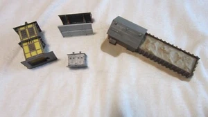 HO TRAIN LOT OF BUILDINGS QUICK PLASTIC FROM GERMANY - Picture 1 of 5