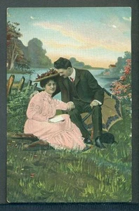 Cartolina d'epoca romantica coppia bella signora gentiluomo mai usata - Foto 1 di 1