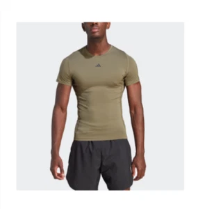 Camisa de Entrenamiento ADIDAS Techfit MEDIANA Olive Strata Manga Corta Entrenamiento SM3400 - Imagen 1 de 1
