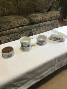 Pfaltzgraff - YORKTOWNE - Creamer Crock - Warmer - Footed Bowl - Butter Dish - Picture 1 of 6