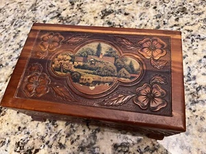 Vintage 1940s Hand Carved Cedar ‘English Cottage’Keepsake jewelry Box - Picture 1 of 8