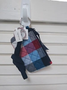 Vera Bradley Reißverschluss Ausweisetui in patriotischem Karo mit solidem klassischem marineblauem Schlüsselband Set - Bild 1 von 3
