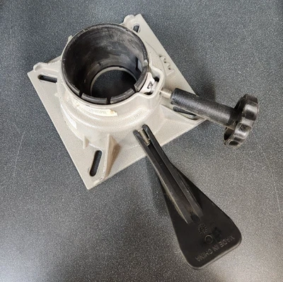 Springfield Marine 2-7/8" Trac-Lock Seat Swivel - 1100021L1 - Imagem 1 de 3