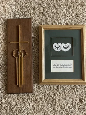 2 regalos de matrimonio cristiano vintage de madera y latón - placa de pared cruzada - MCM Foto 1 de 4