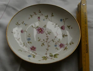 1 Teller Röslau, 260g, Stil 60er Jahre, hübsche florale Motive, mit Goldrand - Bild 1 von 2