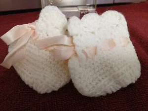 For Baby With Love Newborn Girl Booties White w/ Pink Ribbon Virginia Craft - Picture 1 of 10