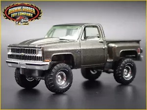 1981 81 Chevy Chevrolet Stepside 4X4 Pick-Up Camion 1:64 Scala Modellino Auto - Foto 1 di 8