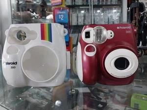 Polaroid 300 Mini Instant Film Camera Maroon 60mm Focus Range With Hard Shell - Picture 1 of 24