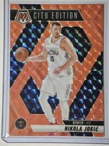2024-25 Panini Mosaic #275 Nikola Jokic City Edition Pink Florescent /75 - Bild 1 von 3
