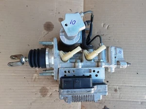 2011-2014 Toyota Prius ABS Brake Master Cylinder Pump Booster 47210-47350 (10) - Picture 1 of 12
