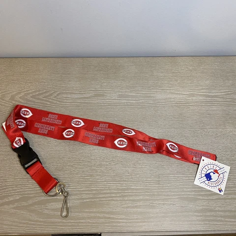 Cincinnati Reds MLB Baseball Lanyard Breakaway Clip with Keychain Clip NEW Cover