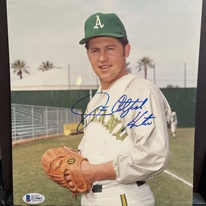 Jim Catfish Hunter autographed 8x10 color photo Beckett certified  - Picture 1 of 3