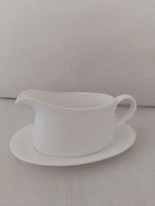 White Ceramic Gravyboat & Saucer Roast Dinner Tablescape Fathers Day Gift - Picture 1 of 15