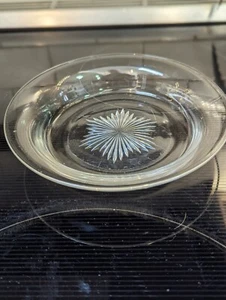 Vintage 4 Set Starburst Pattern Bowls Clear Glass Ornate Classic 6.5" - Picture 1 of 3
