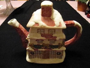 CHRISTMAS TEAPOT, DICKENS VILLAGE HOUSE, WINDSOR COLLECTION, VINTAGE - Picture 1 of 6