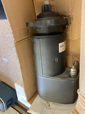 API MARINE #15098-24 Bosch Style 24 Volt Diesel Starter. - Image 1 of 2