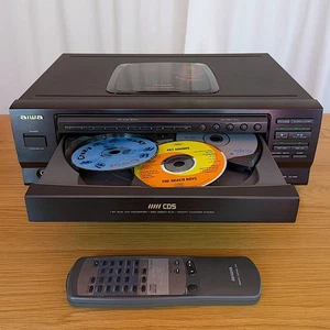 Cambia CD vintage Aiwa XC-30MU 5 dischi con telecomando, finestra See-Thru, luci, 1998 - Foto 1 di 8