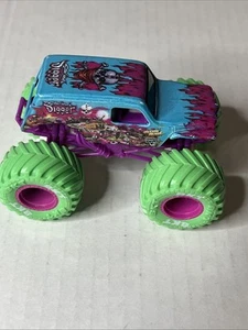Excavadora Monster Jam Nitro Neon Son Uva 1:64 rara - Imagen 1 de 6
