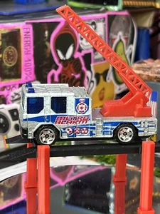 Matchbox 2002 Dennis Sabre Fire Engine Metro Alarm Silver Diecast USED VG Cond - Picture 1 of 5