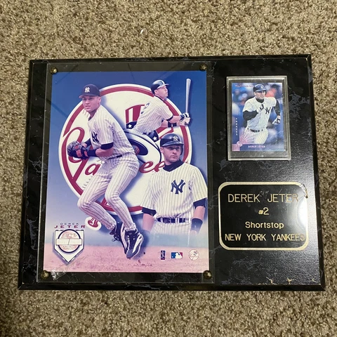 Derek Jeter #2 Shortstop New York Yankees Photo Plaque and Card Black 15 x 12 Cover