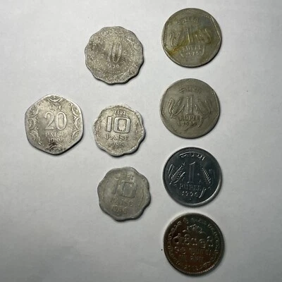 India Paise & Rupee 8 Coin Lot - 1976-2002, 50 Paise & 4 Rupee Vintage - Image 1 of 4