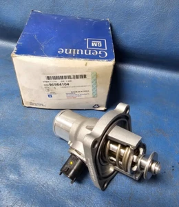 Nuevo de Lote Antiguo Chevy Cruze 2010-15 Conjunto de Termostato Chevy Aveo Pontiac G3 GM 96984104 OE - Imagen 1 de 6