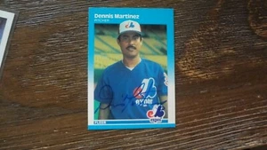 1987 FLEER DENNIS MARTINEZ AUTOGRAPHED BASEBALL CARD - Picture 1 of 2
