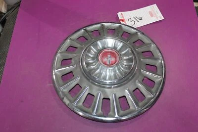 1968 年福特野马轮毂盖。 (#4) 请参阅图片。 — 第 1/2 张图片