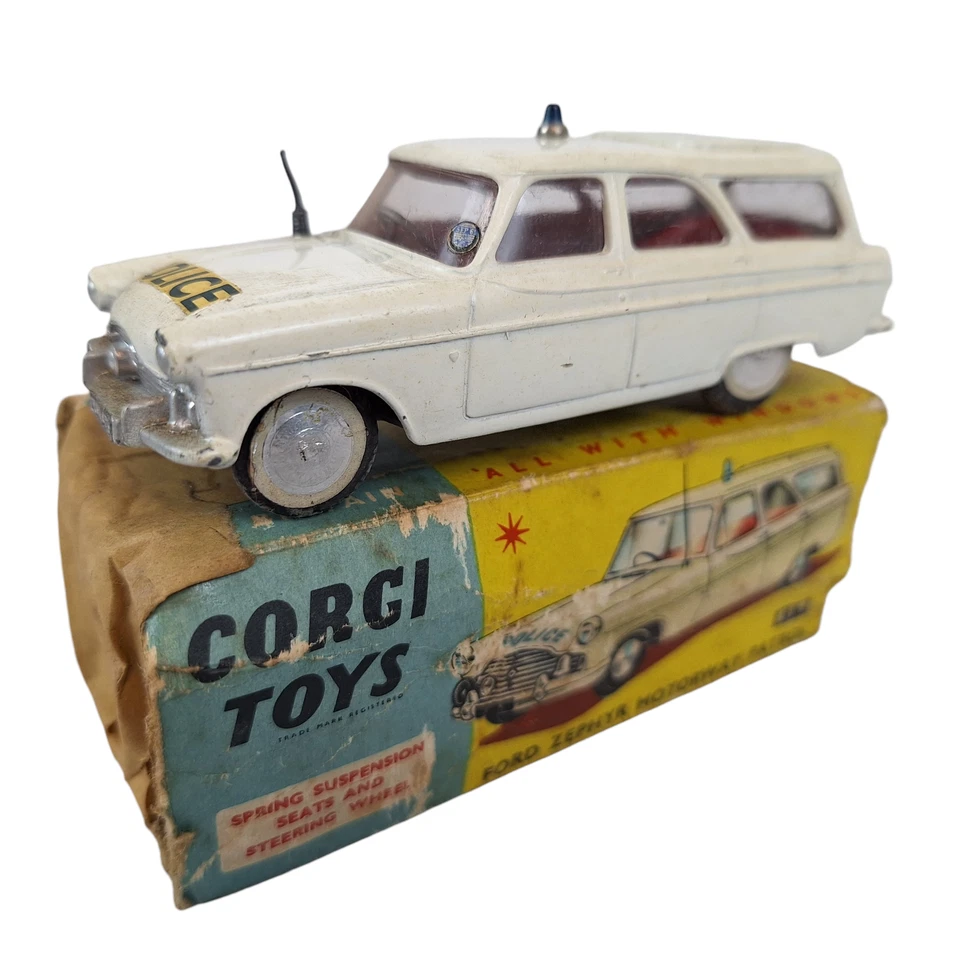 Carro de polícia Corgi Toys 419 Ford Zephyr patrulha rodoviária branco caixa fundido - Imagem 1 de 4