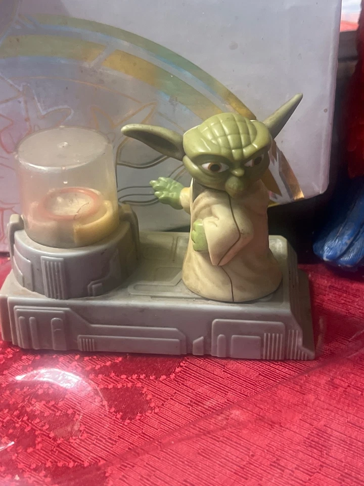 Фигурка Йоды из Star Wars Clone Wars Levitate 2011 - Изображение 1 из 1