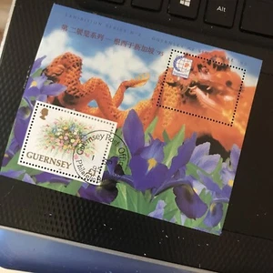 GUERNSEY USED 1995 GUERNSEY AT SINGAPORE STAMP EXHIBITION MINISHEET CTO MS681 - Picture 1 of 2