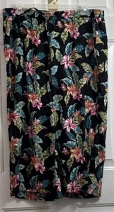 Stella Parker Women Plus Berry Black Floral Flowy Crop Pants Pull On 1X Rayon - Picture 1 of 2