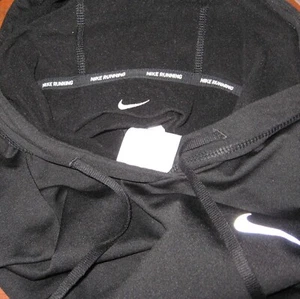 Nike Running Therma fit Women’s Top Size Medium Black Hooded Running Outdoors - Picture 1 of 7