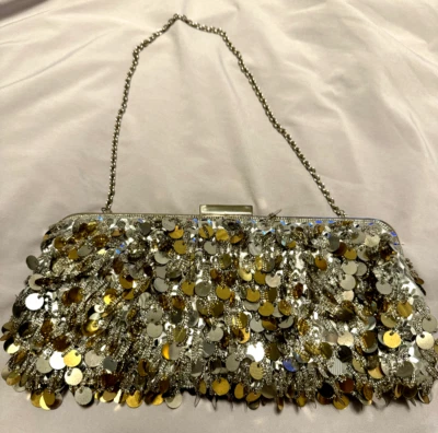 Bolso de noche BCBG MAXAZRIA rectangular plateado con cuentas y lentejuelas Foto 1 de 4