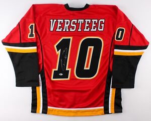 Kris Versteeg Signed Calgary Flames Jersey (Beckett) Playing career 2006–present