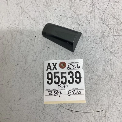 2017 LAND ROVER DISCOVERY SPORT FRONT LEFT DOOR HANDLE TRIM    OEM — 第 1/4 张图片