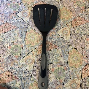 TailorMade Nylon Plastic 3 Slotted Wide Blade Spatula Flipper Vintage Used Black - Picture 1 of 10