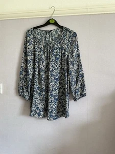 Navy Floral Top/blouse Size 10 In A Good Condition - Picture 1 of 2