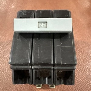 Eaton Cutler-Hammer CHB320 Circuit Breaker 20A, 240V, 3P - Picture 1 of 11