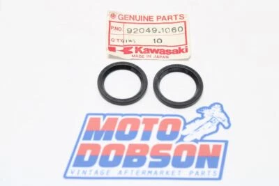 SELO DE ÓLEO (par) Kawasaki ZX1100 ZX1000 ZX750 KZ1000 92049-1060 - Imagem 1 de 3