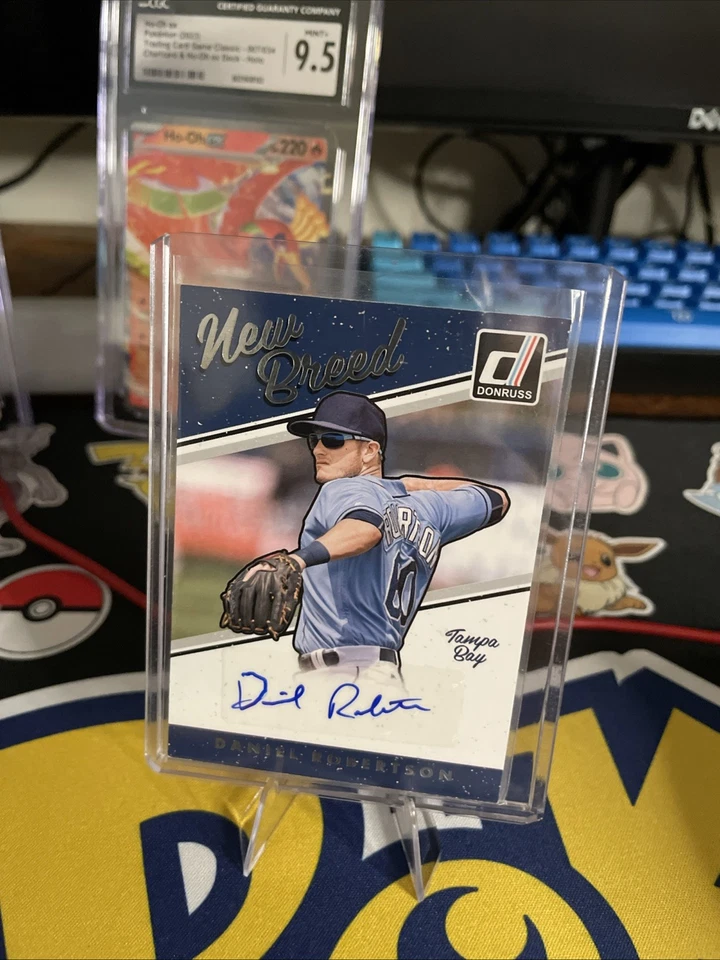 2017 Panini Donruss - New Breed Autographs Daniel Robertson #NB-DR (AU, RC) - Imagem 1 de 1