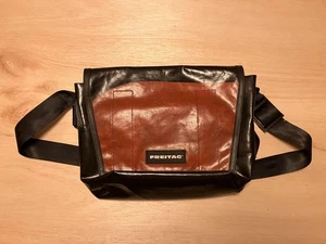 FREITAG Dexter F14 Recycled Plastic Messenger Bag with Pocket Used - Picture 1 of 4