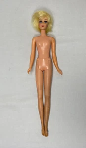 Barbie Twist & Turn Casey Puppe 60er Jahre blonde Haare verwurzelte Wimpern biegsames Bein - Bild 1 von 12