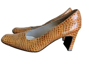 Bellini ROYAL Women's Heels Size 8.5 Burnt Gold/Orange Embossed Snake Shoes - Picture 1 of 9