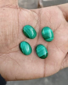 Piedra preciosa ovalada de malaquita natural AAA, tamaños disponibles de 3x5 mm a 20x30 mm - Imagen 1 de 5