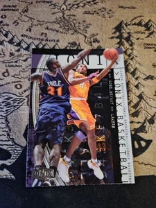 Kobe Bryant 2000 Upper Deck Ionix Los Angeles Lakers - Picture 1 of 2